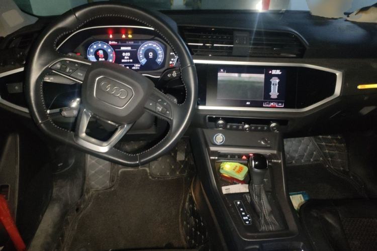 Used Audi Q3 2021 35 TFSI Fashion Dynamic Model Center Console
