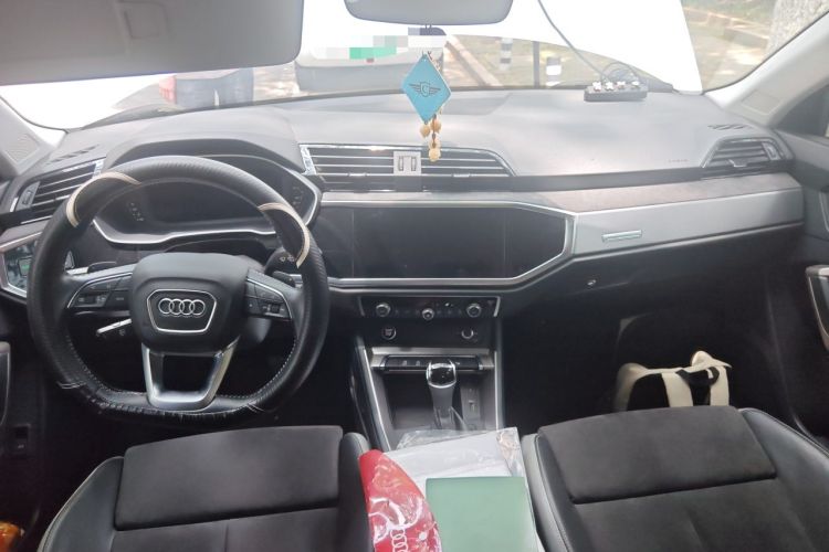 Used Audi Q3 2021 35 TFSI Fashion Dynamic Model Center Console