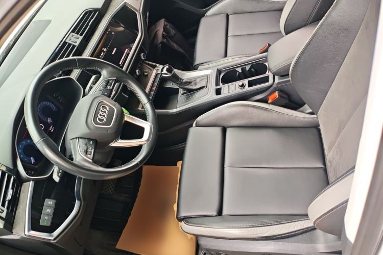 Used Audi Q3 2021 35 TFSI Progressive Dynamic Edition Driver Seat