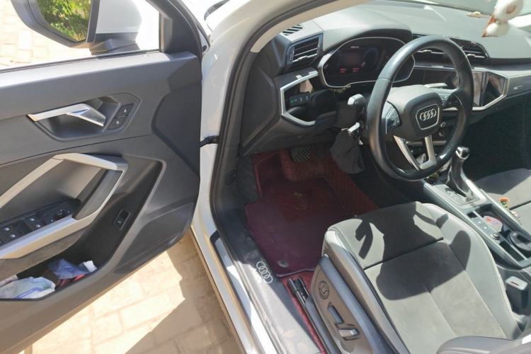 Used Audi Q3 2021 35 TFSI Progressive Dynamic Edition Driver Seat