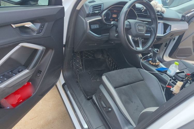Used Audi Q3 2021 35 TFSI Progressive Dynamic Edition Driver Seat