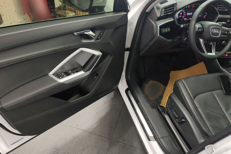 Used Audi Q3 2021 35 TFSI Advanced Style Edition Driver Seat