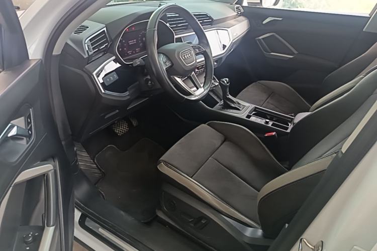 Used Audi Q3 2021 35 TFSI Progressive Dynamic Edition Driver Seat