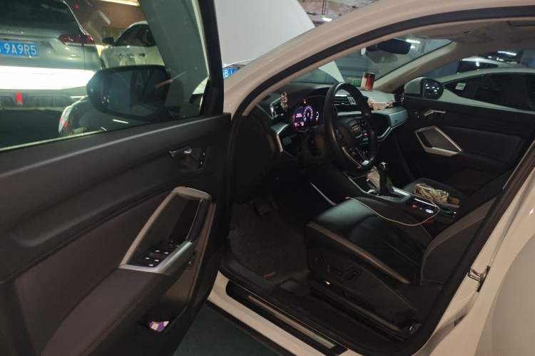 Used Audi Q3 2021 35 TFSI Advanced Style Edition Driver Seat