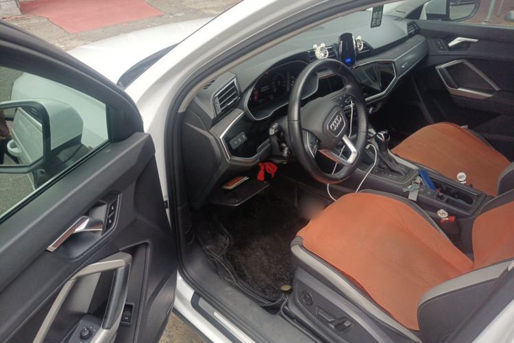 Used Audi Q3 2021 35 TFSI Progressive Dynamic Edition Driver Seat
