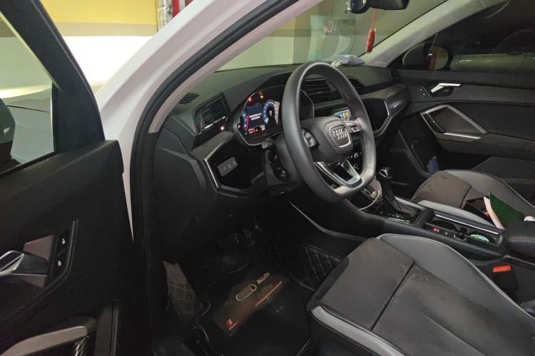Used Audi Q3 2021 35 TFSI Progressive Dynamic Edition Driver Seat