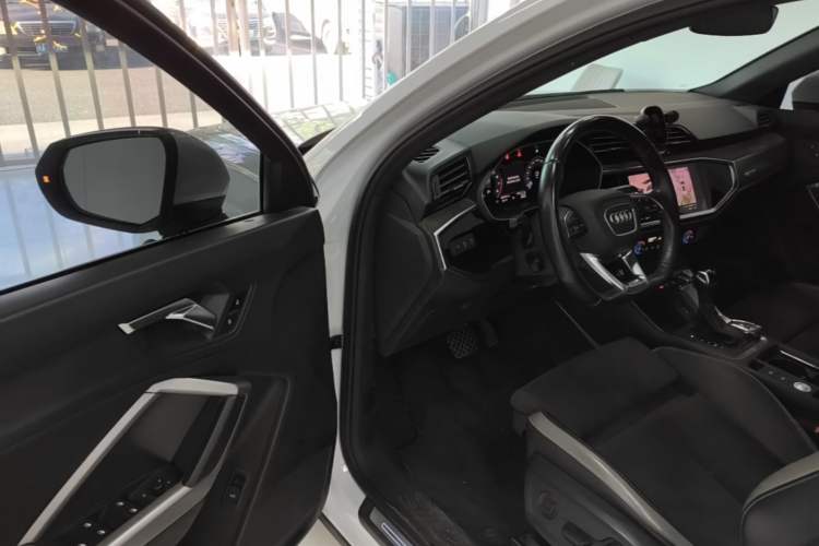 Used Audi Q3 2021 35 TFSI Fashion Dynamic Model Driver Seat