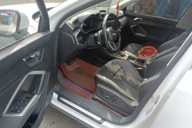 Used Audi Q3 2021 35 TFSI Progressive Dynamic Edition Driver Seat