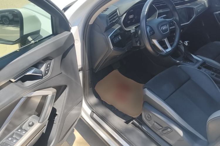 Used Audi Q3 2021 35 TFSI Progressive Dynamic Edition Driver Seat