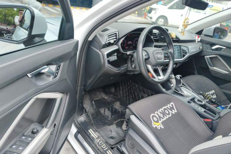 Used Audi Q3 2021 35 TFSI Progressive Dynamic Edition Driver Seat