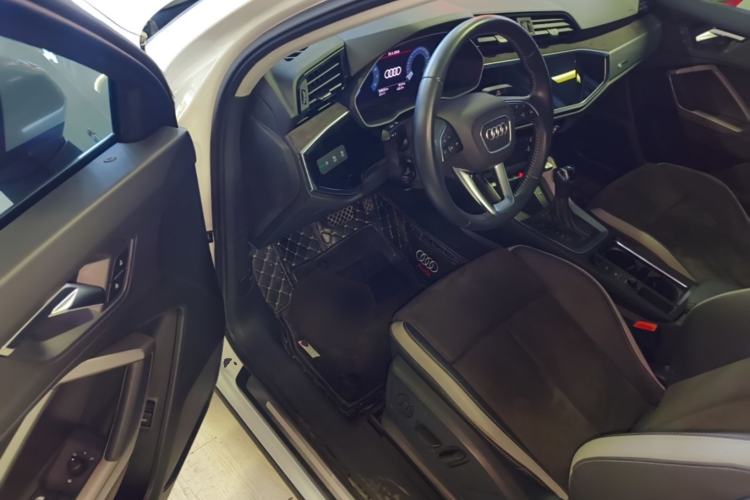 Used Audi Q3 2021 35 TFSI Progressive Dynamic Edition Driver Seat