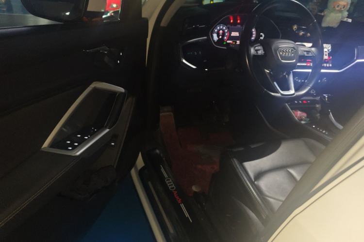 Used Audi Q3 2021 35 TFSI Advanced Style Edition Driver Seat