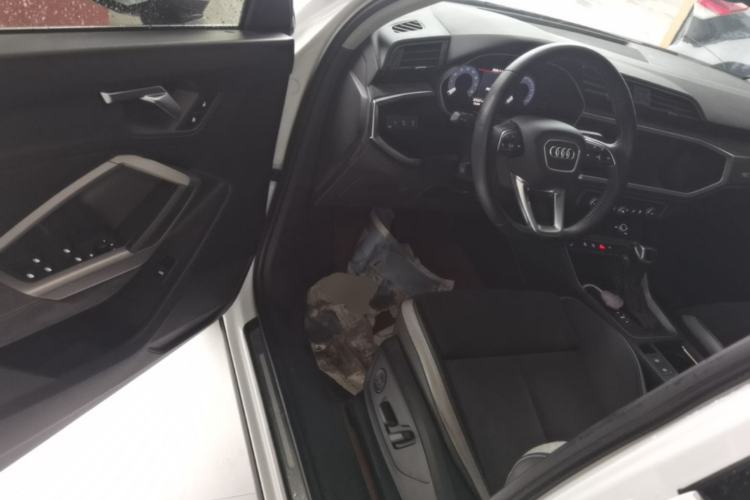 Used Audi Q3 2021 35 TFSI Progressive Dynamic Edition Driver Seat