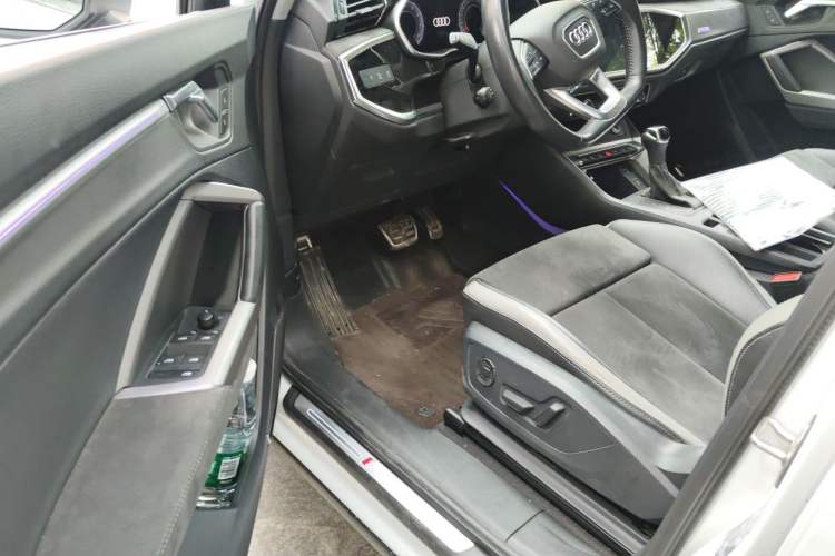 Used Audi Q3 2021 45 TFSI quattro Luxury Dynamic Model Driver Seat