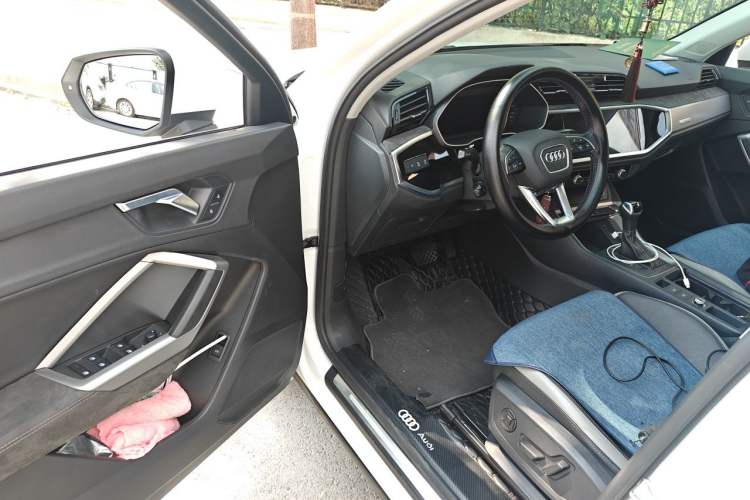 Used Audi Q3 2021 35 TFSI Progressive Dynamic Edition Driver Seat