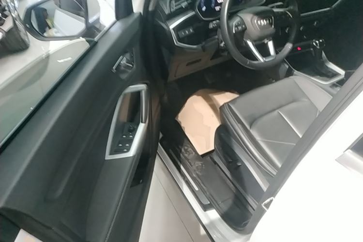 Used Audi Q3 2021 35 TFSI Advanced Style Edition Driver Seat