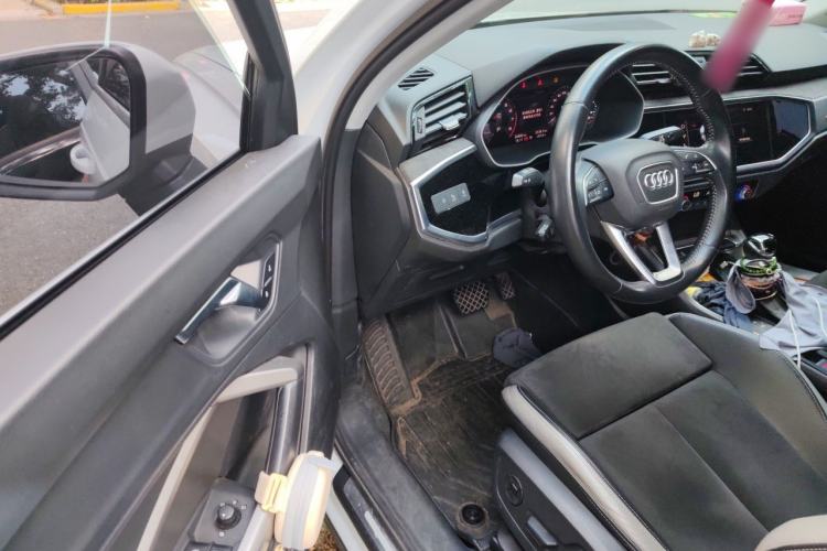 Used Audi Q3 2021 35 TFSI Progressive Dynamic Edition Driver Seat