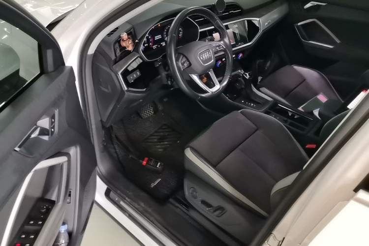 Used Audi Q3 2021 35 TFSI Progressive Dynamic Edition Driver Seat