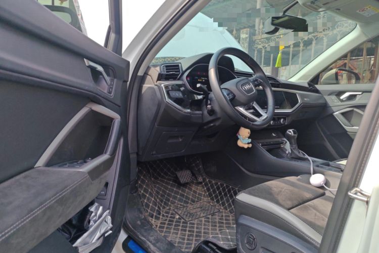 Used Audi Q3 2021 35 TFSI Progressive Dynamic Edition Driver Seat