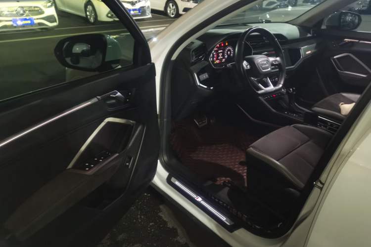 Used Audi Q3 2021 40 TFSI Fashion Dynamic Model Driver Seat