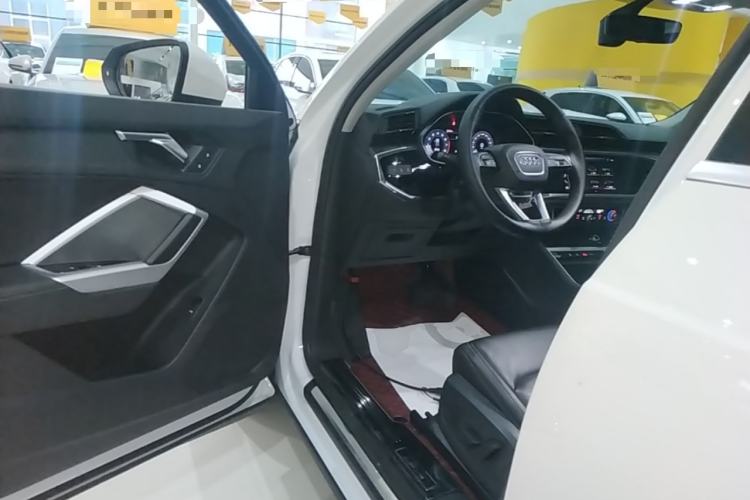 Used Audi Q3 2021 35 TFSI Advanced Style Edition Driver Seat