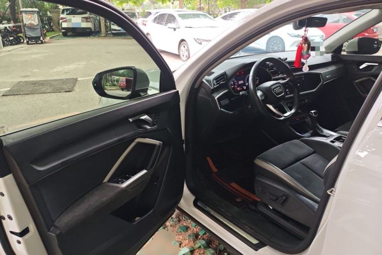 Used Audi Q3 2021 35 TFSI Progressive Dynamic Edition Driver Seat