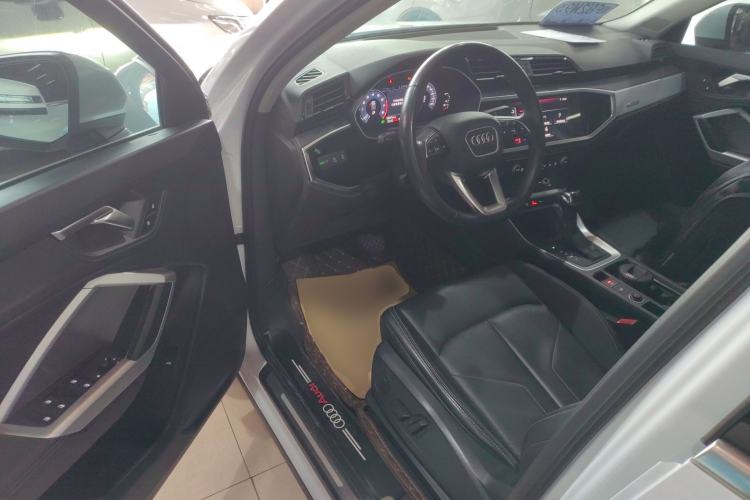 Used Audi Q3 2021 35 TFSI Advanced Style Edition Driver Seat