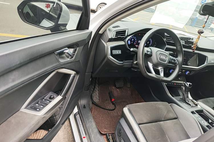 Used Audi Q3 2021 35 TFSI Fashion Dynamic Model Driver Seat