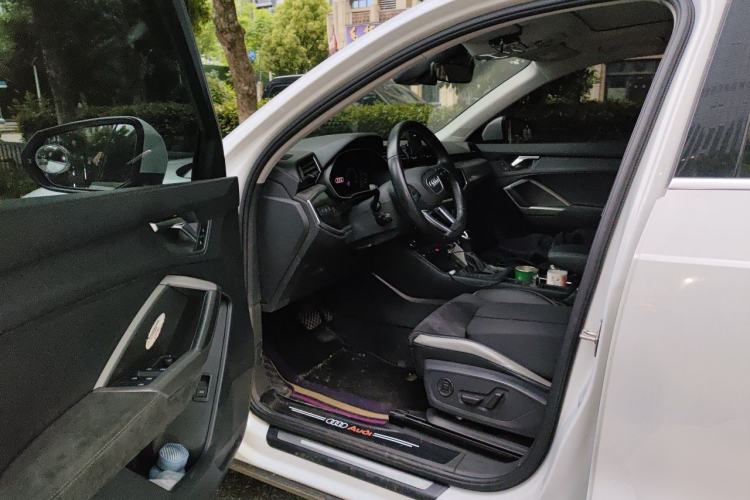 Used Audi Q3 2021 35 TFSI Progressive Dynamic Edition Driver Seat