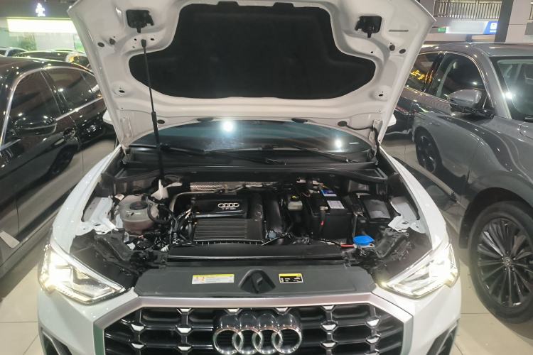 Used Audi Q3 2021 35 TFSI Fashion Dynamic Model Engine Bay