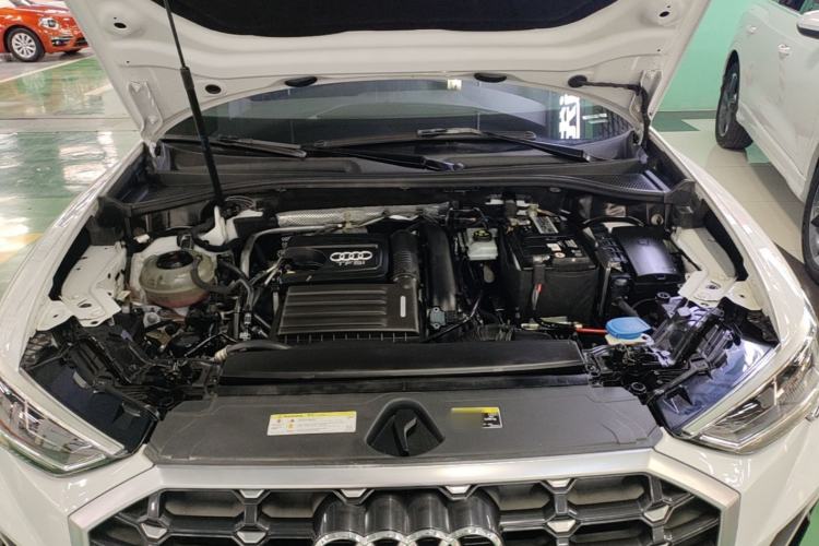 Used Audi Q3 2021 35 TFSI Fashion Dynamic Model Engine Bay