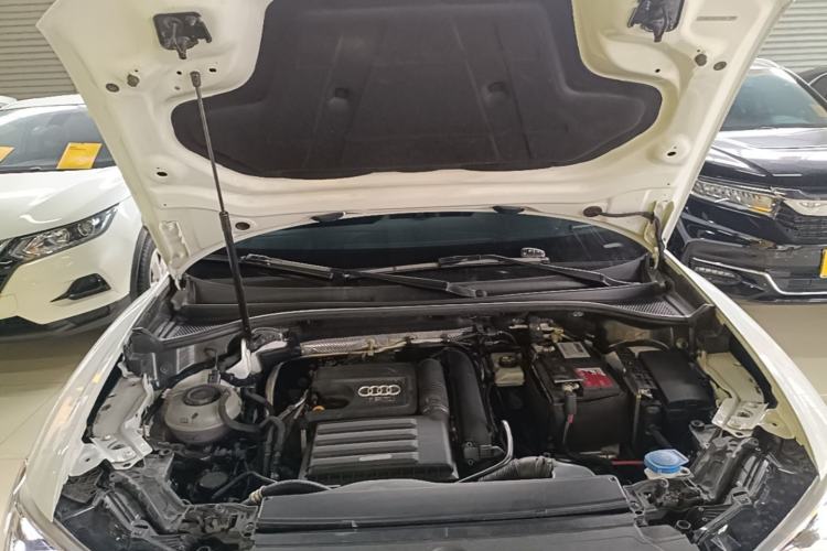Used Audi Q3 2021 35 TFSI Fashion Dynamic Model Engine Bay
