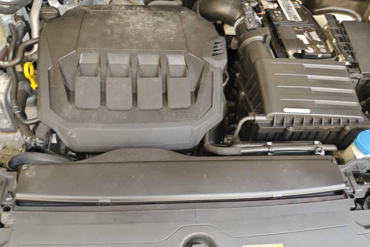 Used Audi Q3 2021 40 TFSI Fashion Dynamic Model Engine Bay