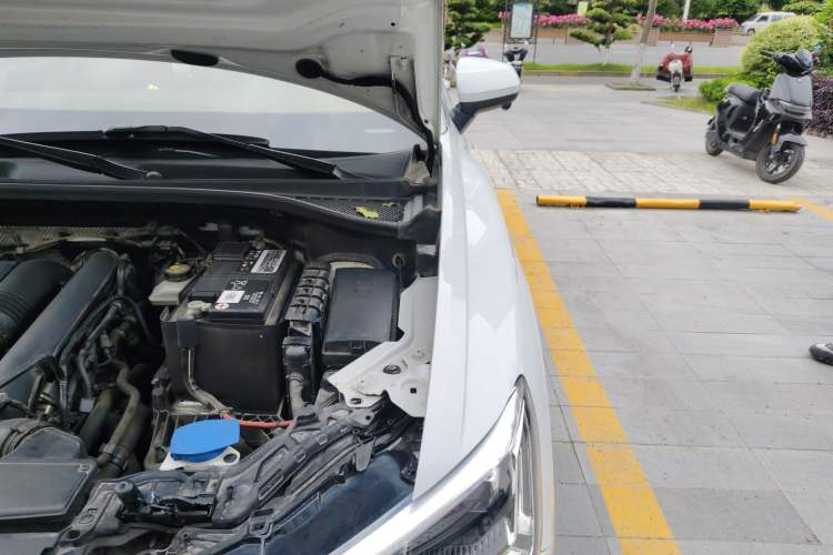 Used Audi Q3 2021 35 TFSI Progressive Dynamic Edition Engine Bay Left