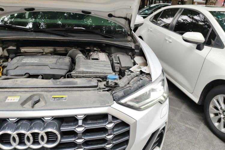 Used Audi Q3 2021 45 TFSI quattro Luxury Dynamic Model Engine Bay Left