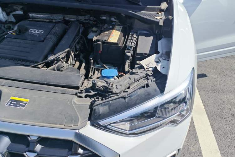 Used Audi Q3 2021 35 TFSI Fashion Dynamic Model Engine Bay Left