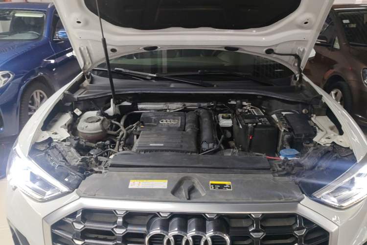 Used Audi Q3 2021 35 TFSI Fashion Dynamic Model Engine Bay