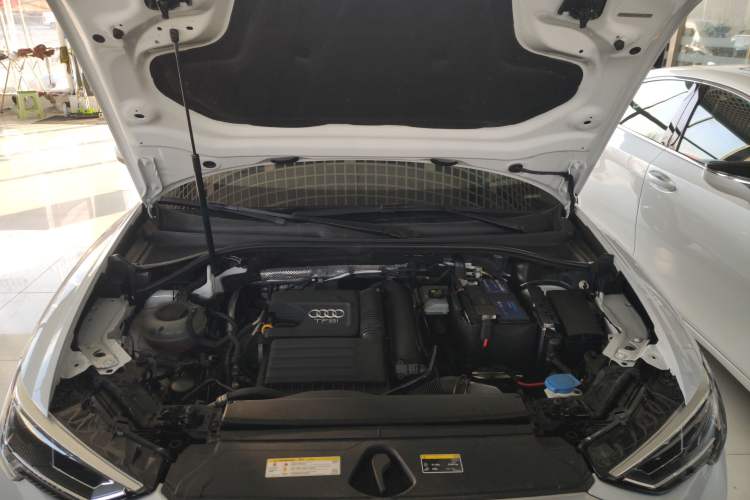 Used Audi Q3 2021 35 TFSI Fashion Dynamic Model Engine Bay