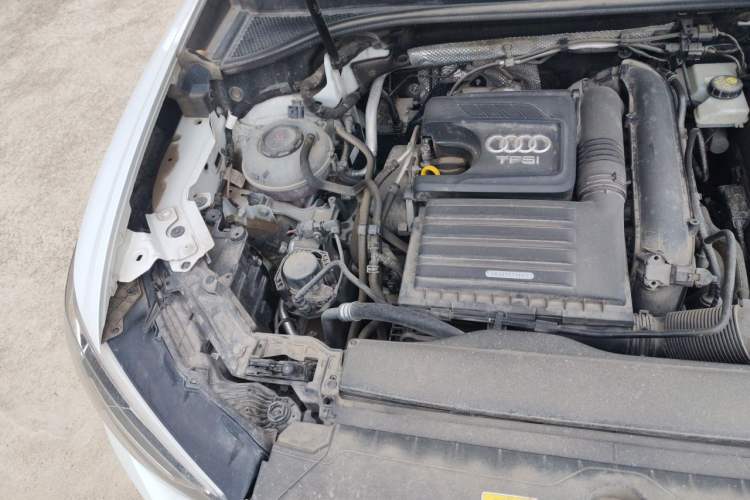 Used Audi Q3 2021 35 TFSI Fashion Dynamic Model Engine Bay Right