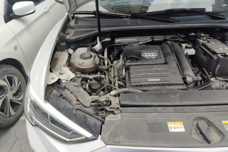 Used Audi Q3 2021 35 TFSI Fashion Dynamic Model Engine Bay Right