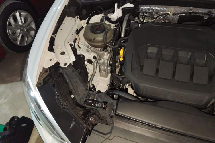 Used Audi Q3 2021 40 TFSI Fashion Dynamic Model Engine Bay Right