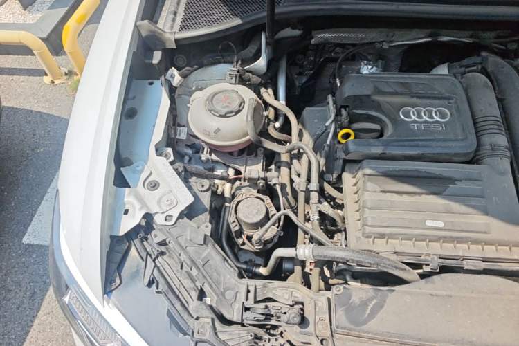 Used Audi Q3 2021 35 TFSI Fashion Dynamic Model Engine Bay Right