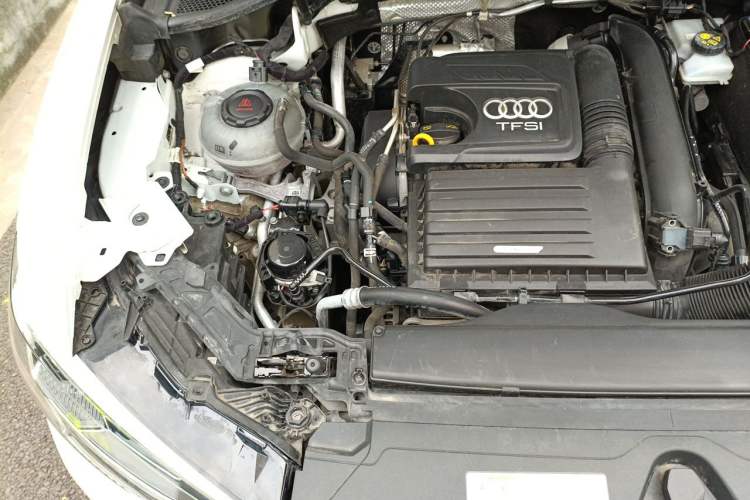 Used Audi Q3 2021 35 TFSI Fashion Dynamic Model Engine Bay Right