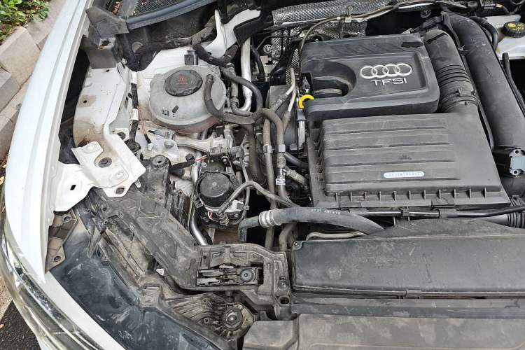 Used Audi Q3 2021 35 TFSI Fashion Dynamic Model Engine Bay Right