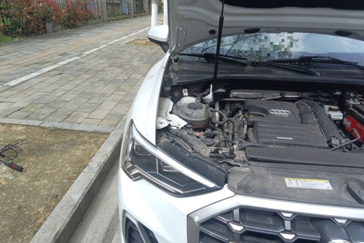 Used Audi Q3 2021 35 TFSI Progressive Dynamic Edition Engine Bay Right
