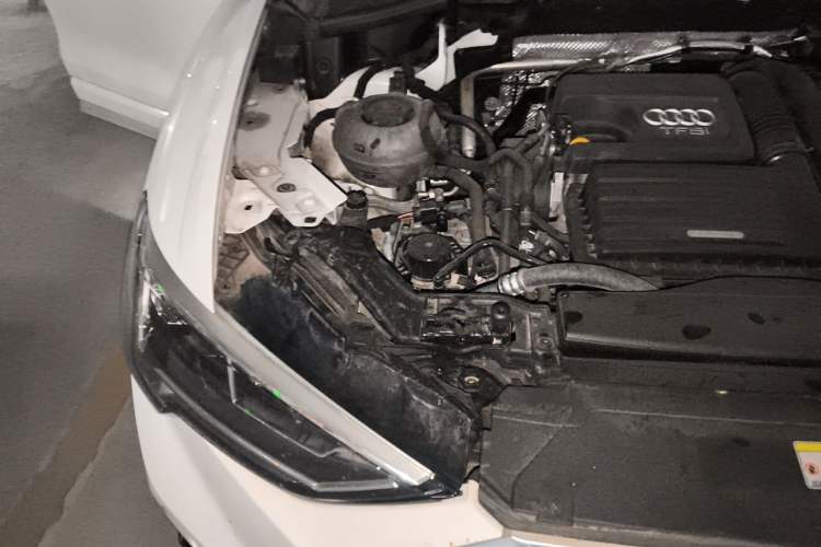 Used Audi Q3 2021 35 TFSI Fashion Dynamic Model Engine Bay Right