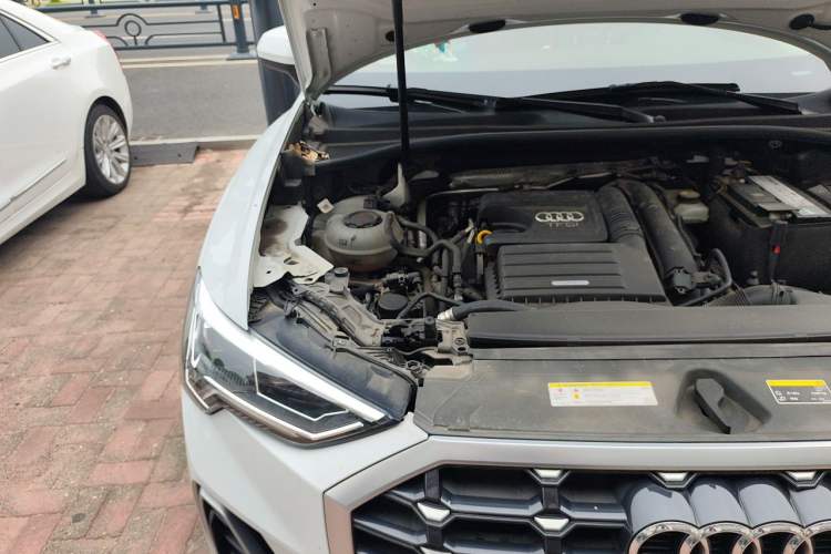 Used Audi Q3 2021 35 TFSI Fashion Dynamic Model Engine Bay Right