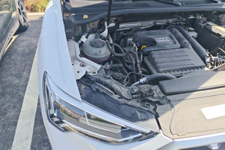 Used Audi Q3 2021 35 TFSI Fashion Dynamic Model Engine Bay Right