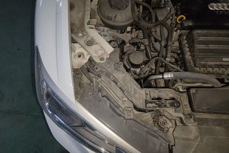 Used Audi Q3 2021 35 TFSI Fashion Dynamic Model Engine Bay Right