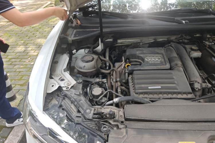 Used Audi Q3 2021 35 TFSI Fashion Dynamic Model Engine Bay Right